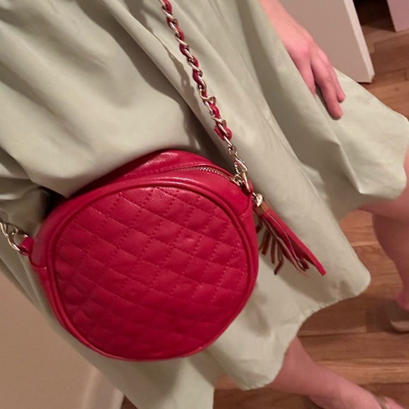 Round red crossbody bag - Picture 4 of 4